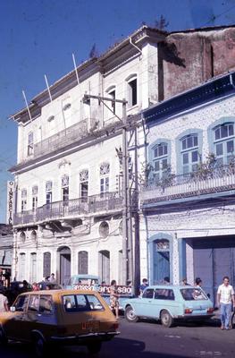 Aspecto de rua - edificações