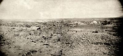 Vista panorâmica de Canudos antes do assalto final (imagem formada a partir de duas fotos originais)