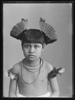 Menino Indígena de povo não identificado