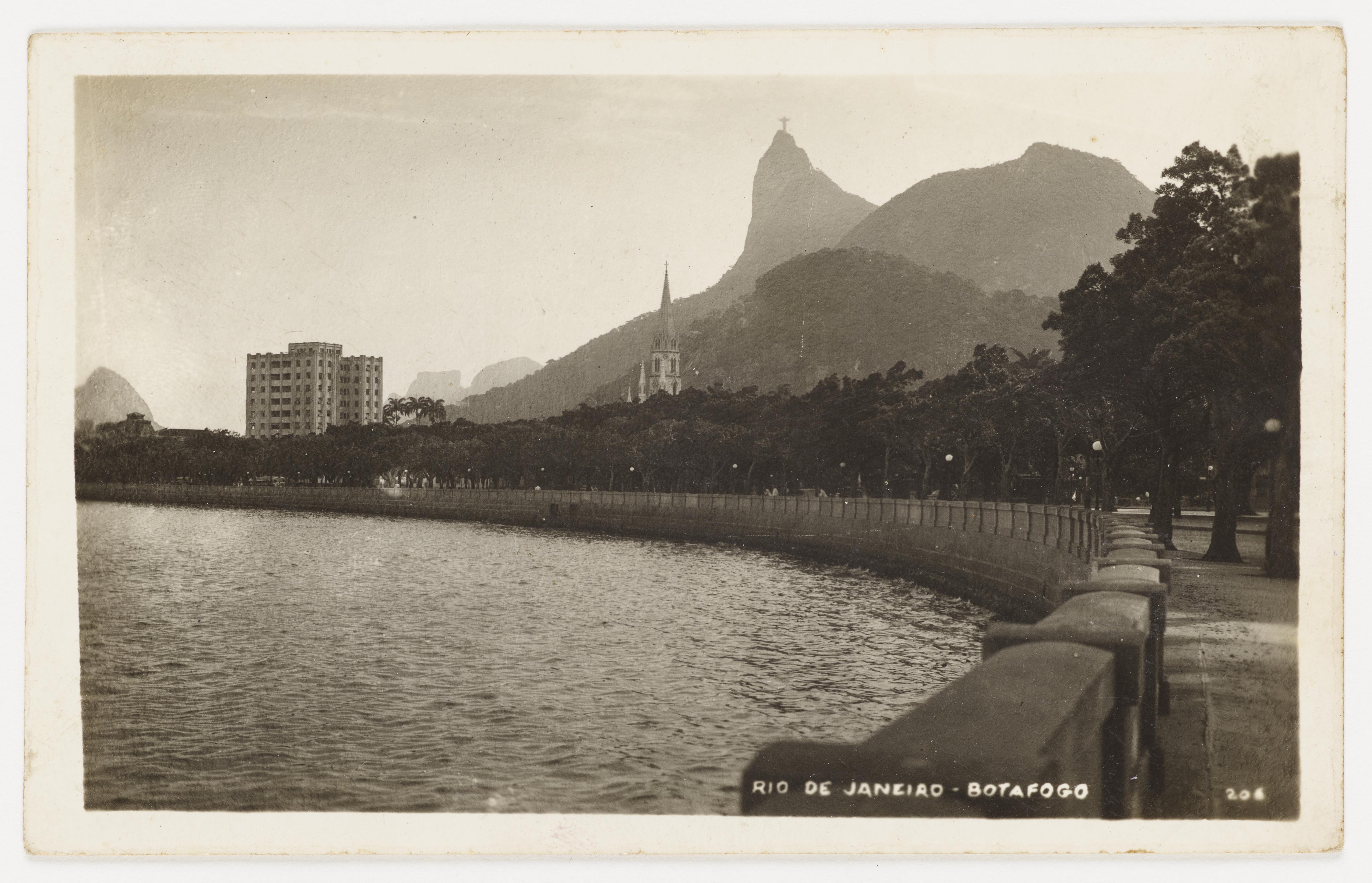 Praia de Botafogo e o Cristo Redentor