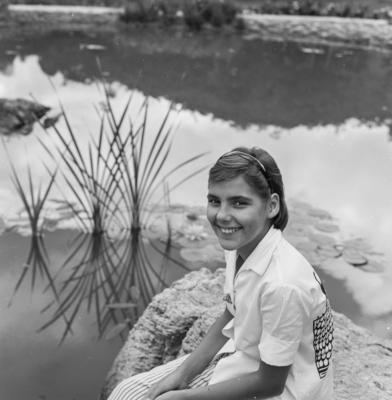 Residência de Alberto Kronsfoth, projeto de Burle Marx; Lillian, filha do arquiteto Ary Garcia Roza