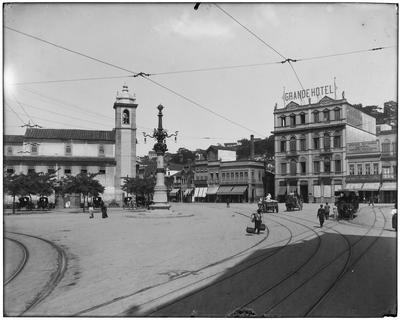 Igreja de Nossa Senhora do Carmo da Lapa do Desterro e o Grande Hotel