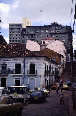 Aspecto de rua - edificações