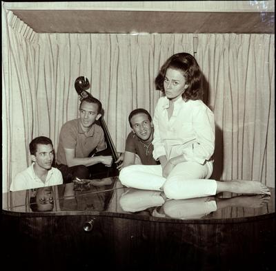 Norma Bengell e Zimbo Trio