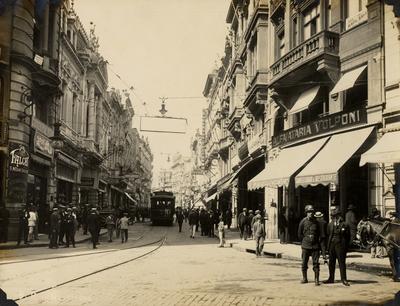 Rua 15 de Novembro, sentido praça da Sé