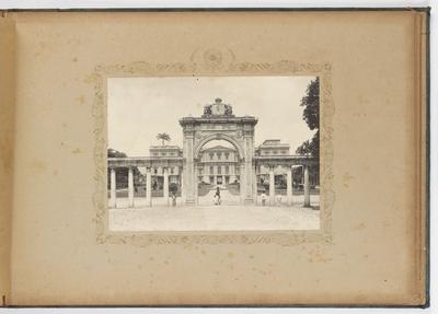 Museu Nacional - portal de entrada e fachada