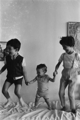 Filhos de Sylvia Orthof e Pedro Sávio Pereira Lima. Família e amigos de Jorge Bodanzky