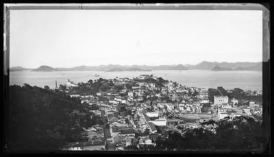 Bairros da Glória e do Catete vistos da Rua Princesa Imperial, atual Tavares Bastos