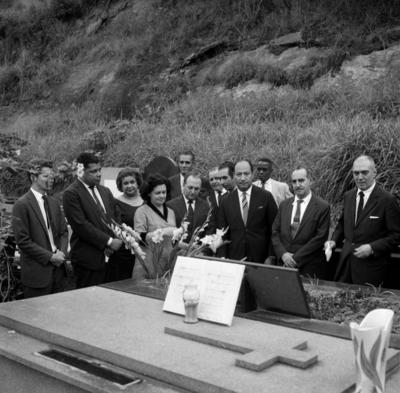 Visita ao túmulo de Benedito Lacerda, no Dia do Compositor