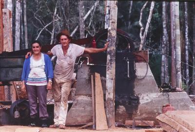 Casal não identificado