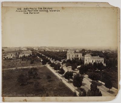 Avenida Paulista, em direção à Rua do Paraíso