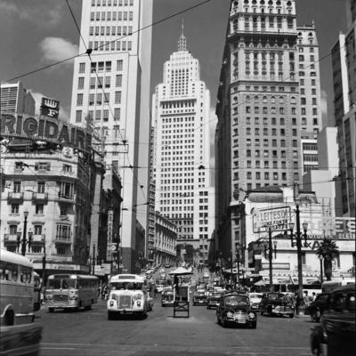 Vista da praça Antônio Prado a partir do vale do Anhangabaú