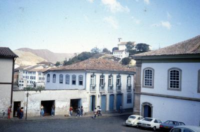 Casario em frente à Casa dos Contos