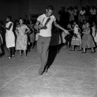 O mestre-sala Delegado no ensaio na Mangueira
