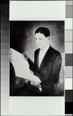 Sinhô com partitura (reprodução)