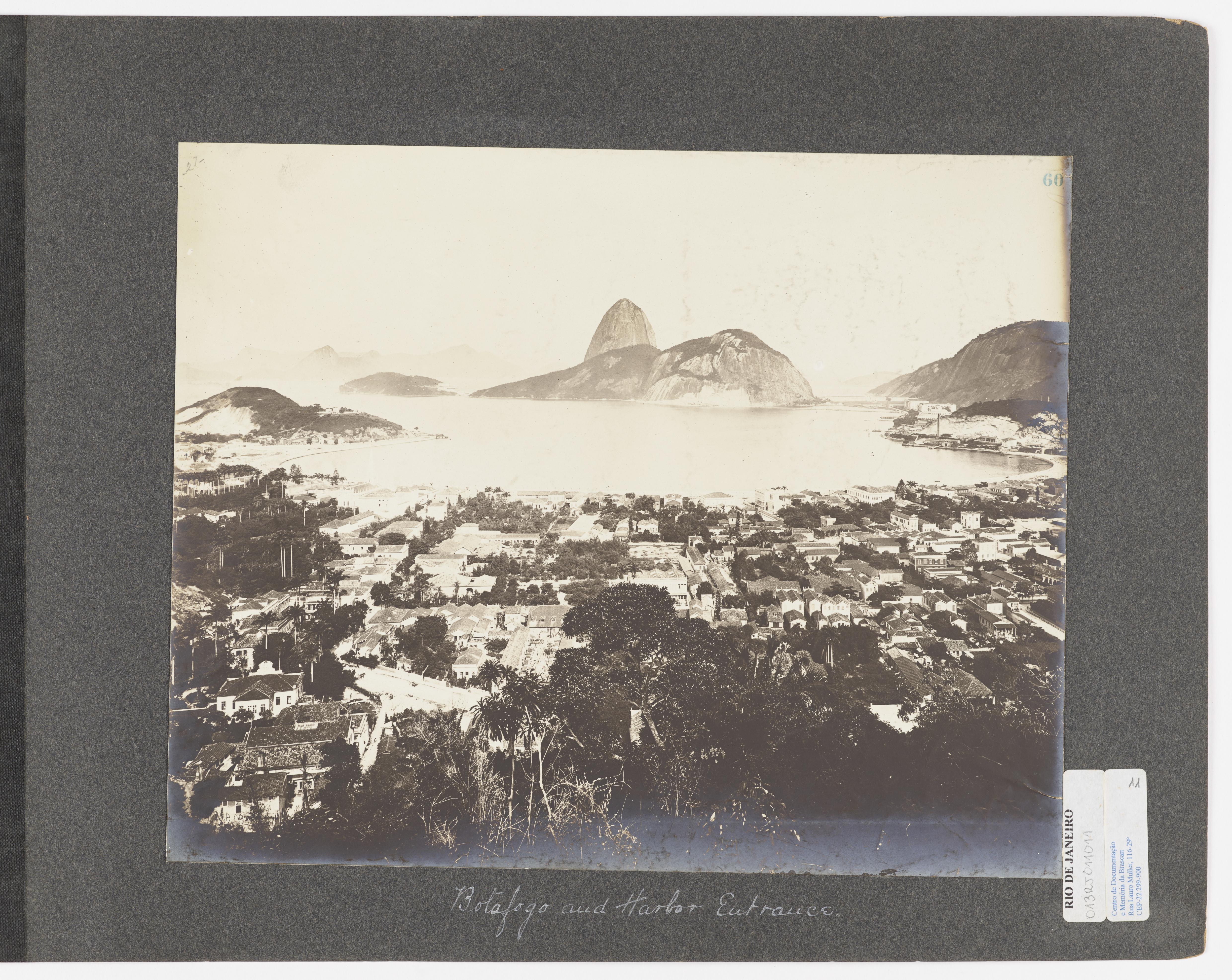 Morro do Pão de Açucar, entrada da Baía de Guanabara e bairro de Botafogo; a partir de Laranjeiras