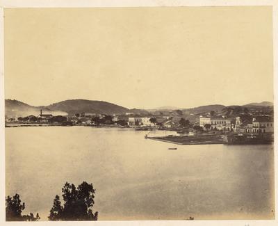 Vista de Niterói, tomada do Morro de São João Batista