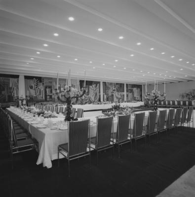 Recepção em homenagem à Rainha Elizabeth II, Sala Brasília. Ao fundo, tapeçaria de Burle Marx