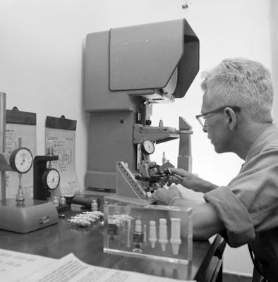 Campanha publicitária da agência J. Walter Thompson para vela Champion