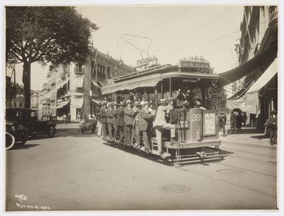 Bonde com destino à rua Rodrigues Alves