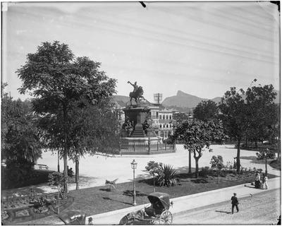 Monumento em homenagem a D. Pedro I, estátua equestre