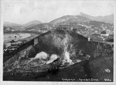 Arrasamento do Morro do Castelo