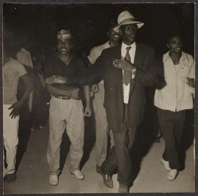 O mestre-sala Delegado no ensaio na Mangueira