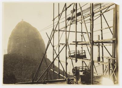 Construção do bondinho do Pão de Açúcar