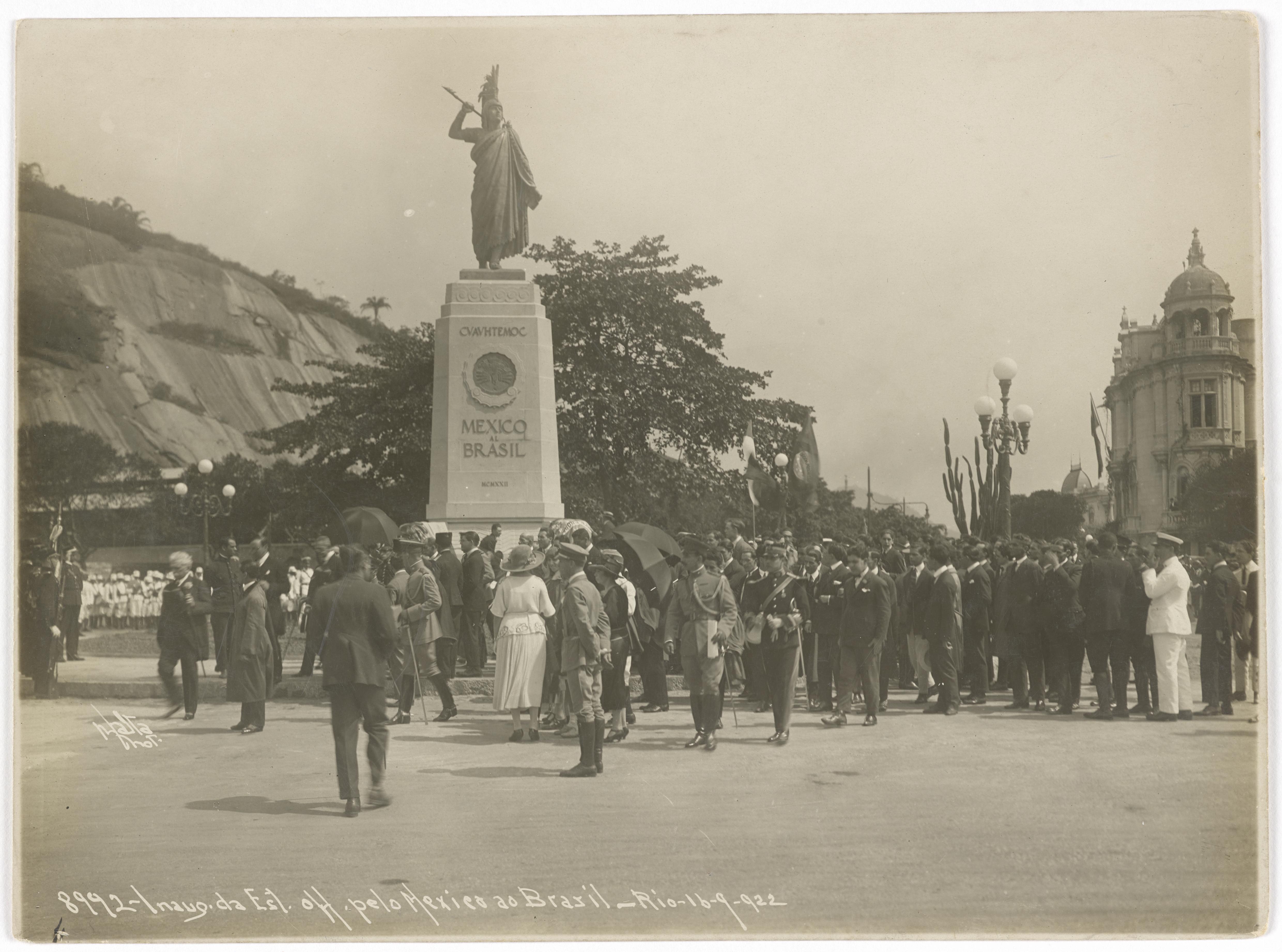 Inauguração da estátua oferecida pelo México ao Brasil - Monumento a Cuauhtémoc
