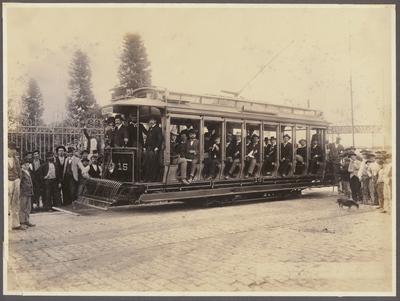 Inauguração do primeiro bonde elétrico