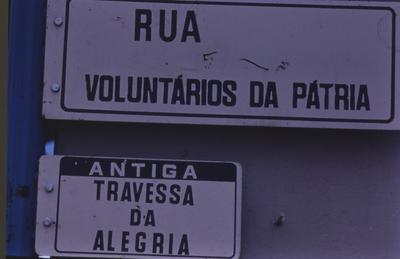 Flagrante de rua - placas, letreiros e cartazes