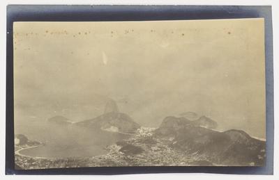 Vista da enseada de Botafogo e Pão de Açúcar a partir do Corcovado