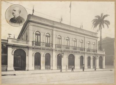 Palácio Itamaraty; no canto superior esquerdo, o Barão do Rio Branco, ministro das Relações Exteriores à época