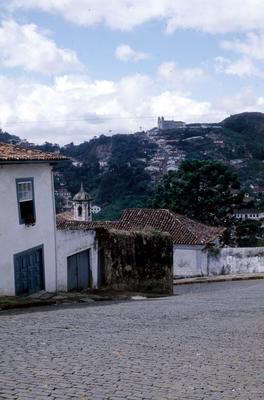 Vista da cidade e Igreja Santa Efigênia (ao fundo)