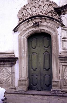 Igreja de Nossa Senhora da Corrente - portada
