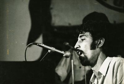 Ivan Lins ao microfone