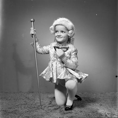 Paulo Afonso Galdi Faria - criança com fantasia de Carnaval