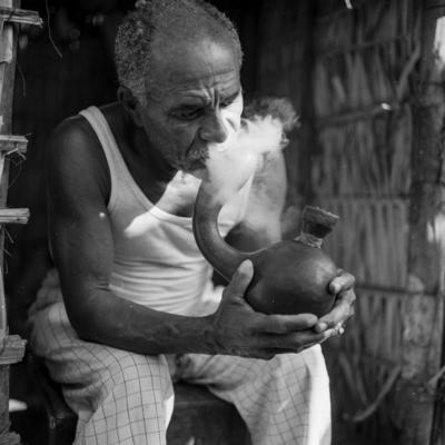 São Luís, homem fumando