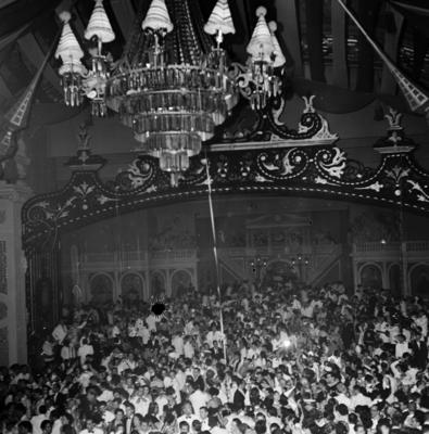 Baile de carnaval no Theatro Municipal
