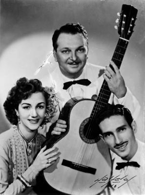 Trio de Ouro, Lourdinha Bittencourt, Herivelto Martins (ao centro) e Raul Sampaio