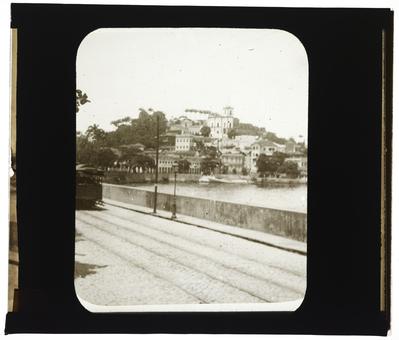Vista do Outeiro da Glória a partir do largo Paula Cândido