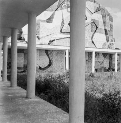 Painel de azulejos, de Burle Marx, na Fundação Oswaldo Cruz