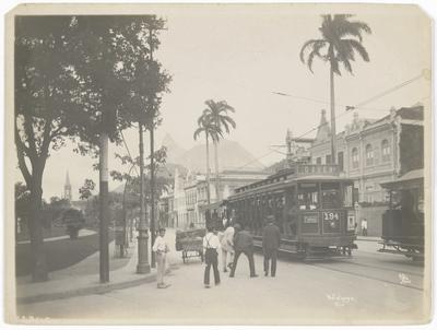Bonde elétrico na praia de Botafogo