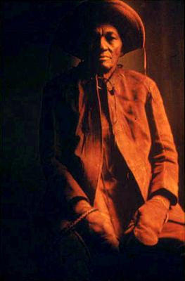 Série Sertões - Vaqueiro descansa após vaquejada