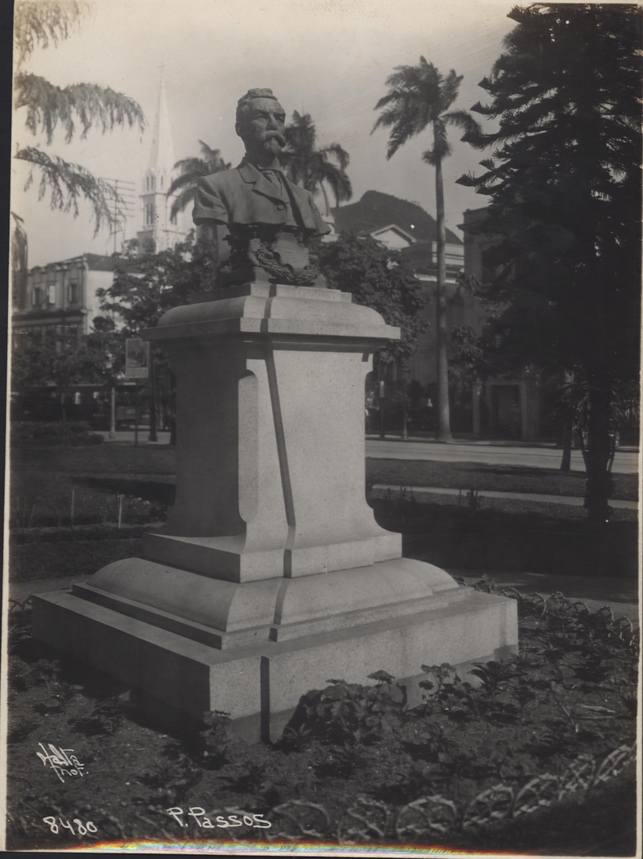 Busto de Pereira Passos