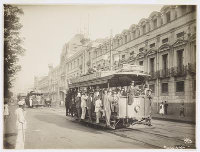 Bonde com destino ao Arsenal da Marinha
