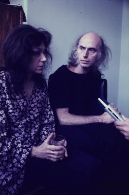 O repórter Karl Brugger entrevista Judith Malina e Julian Beck, criadores do Living Theater, presos em Belo Horizonte