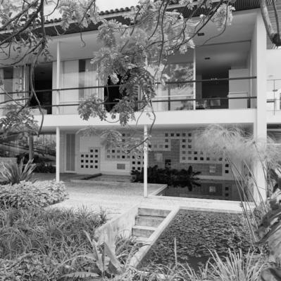 Residência de Olivo Gomes, projeto dos arquitetos Rino Levi, Roberto Cerqueira César e Burle Marx