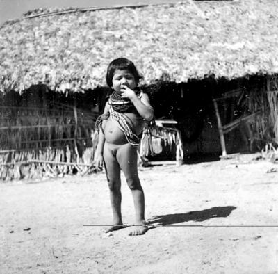 Série povo Kayapó, criança indígena