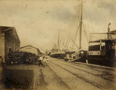 Embarque de café no cais